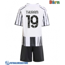 Fotballdrakt Barn Juventus Khephren Thuram #19 Hjemmedraktsett 2025-26 Kortermet (+ Korte bukser)